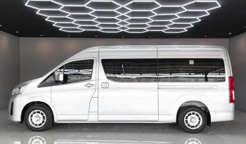 TOYOTA 2020 2WD 2.8 MT COMMUTER SILVER  1375 full