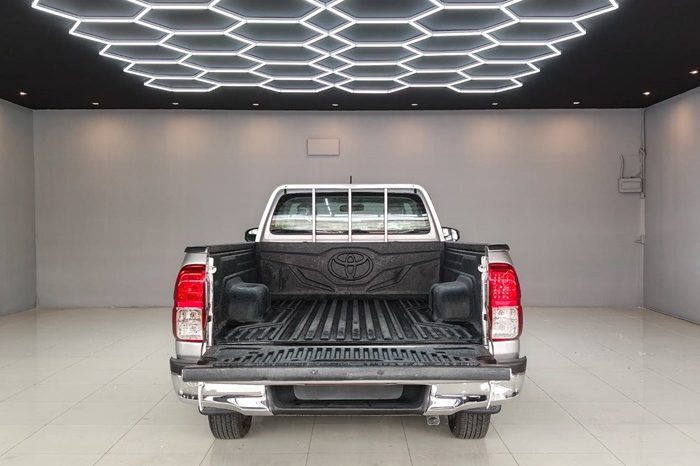 REVO 2WD 2016 2.4J MT STANDARD SILVER  5320 full