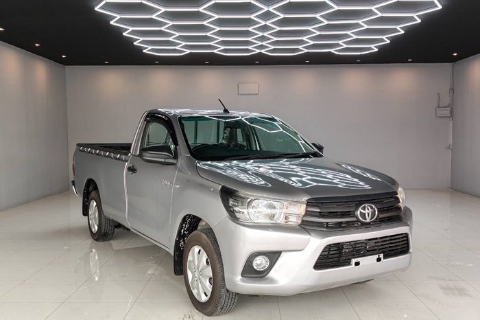 REVO 2WD 2016 2.4J MT STANDARD SILVER  5320 full