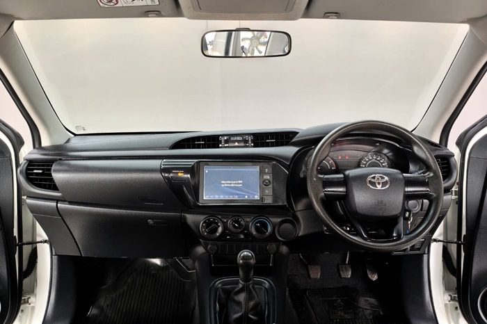 REVO 2WD 2022 2.4 ENTRY MT SMART CAB WHITE  7730 full