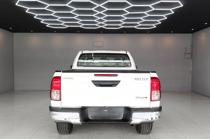 REVO 2WD 2022 2.4 ENTRY MT SMART CAB WHITE  7730 full
