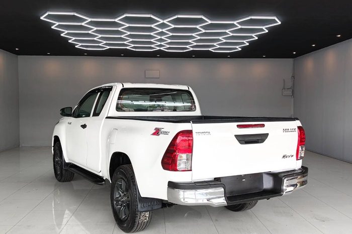 REVO 2WD 2022 2.4 ENTRY MT SMART CAB WHITE  7730 full