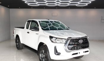 REVO 2WD 2022 2.4 ENTRY MT SMART CAB WHITE  7730 full