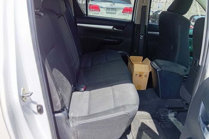 REVO 2WD 2020 2.4 MID AT DOUBLE CAB WHITE  6540 full