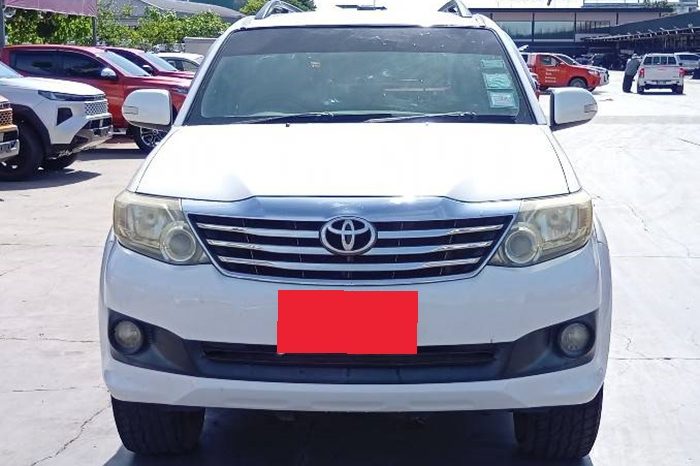 TOYOTA 2WD 2012 2.7V AT FORTUNER WHITE  5688 full