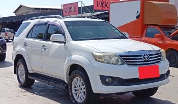 TOYOTA 2WD 2012 2.7V AT FORTUNER WHITE  5688 full