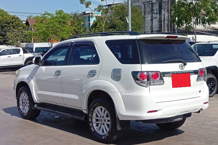 TOYOTA 2WD 2012 2.7V AT FORTUNER WHITE  5688 full