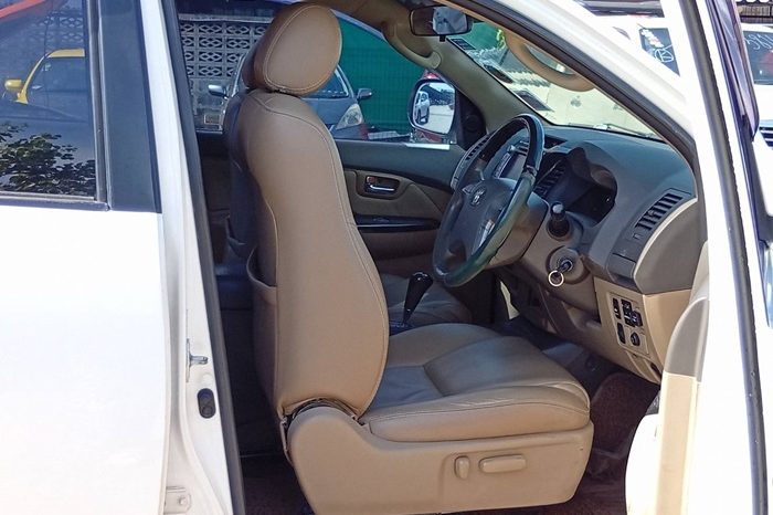 TOYOTA 2WD 2012 2.7V AT FORTUNER WHITE  5688 full