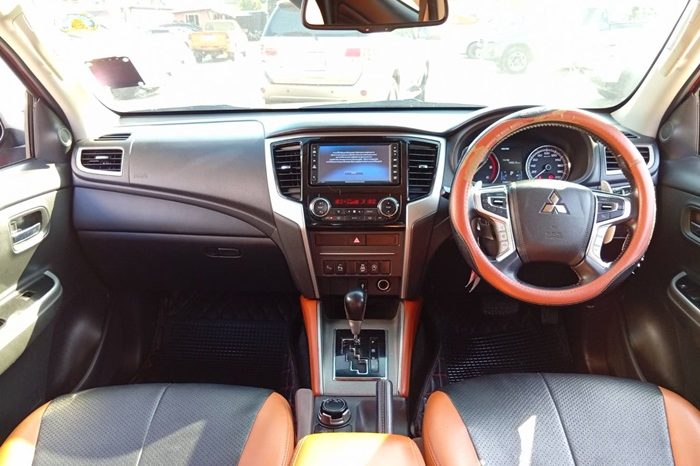 MUTSUBISHI 4WD 2020 2.0 AT DOUBLE CAB ORANGE  4972 full