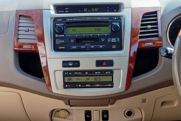 TOYOTA 4WD 2005 2.7V AT FORTUNER BROWN  9339 full