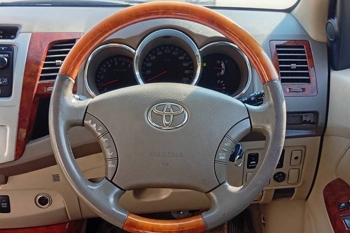 TOYOTA 4WD 2005 2.7V AT FORTUNER BROWN  9339 full