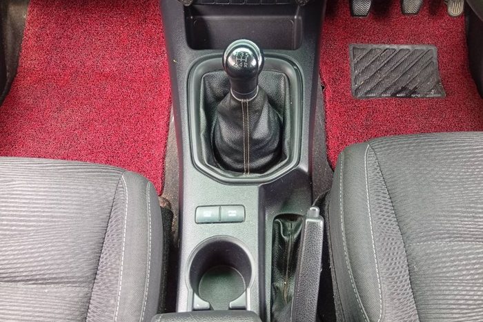 REVO 2WD 2018 2.4J MT SMART CAB SILVER  9883 full