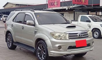 TOYOTA 4WD 2010 3.0V AT FORTUNER SILVER  6765 full