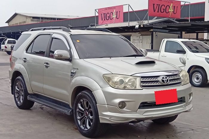 TOYOTA 4WD 2010 3.0V AT FORTUNER SILVER  6765 full