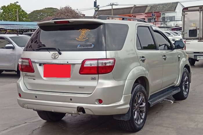 TOYOTA 4WD 2010 3.0V AT FORTUNER SILVER  6765 full