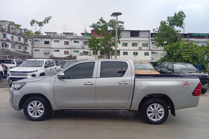 REVO 2WD 2021 2.4 MID MT DOUBLE CAB SILVER  7613 full