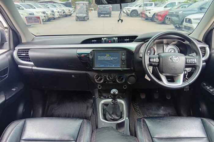 REVO 2WD 2021 2.4 MID MT DOUBLE CAB SILVER  7613 full