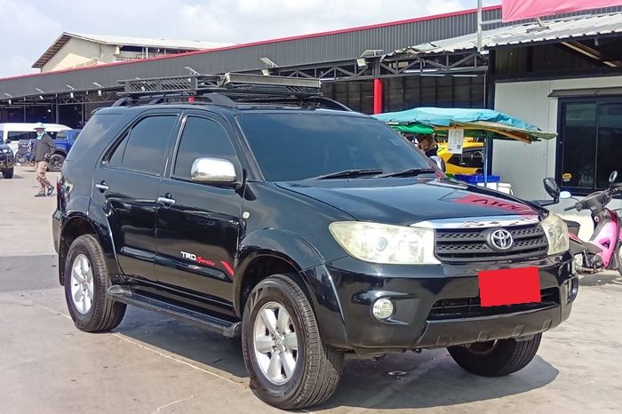 TOYOTA 2WD 2011 2.7V AT FORTUNER BLACK  2089 full