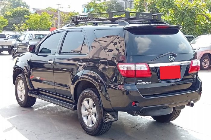 TOYOTA 2WD 2011 2.7V AT FORTUNER BLACK  2089 full