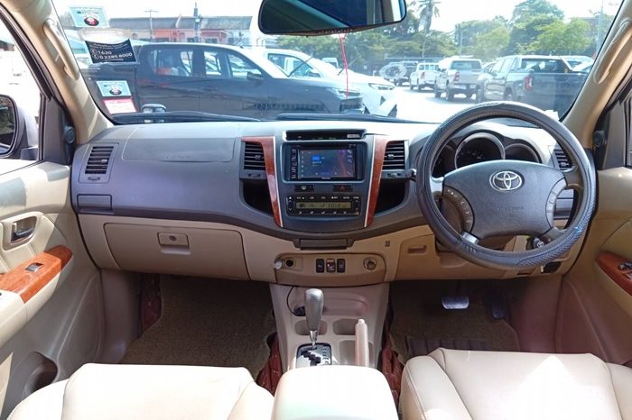 TOYOTA 2WD 2011 2.7V AT FORTUNER BLACK  2089 full