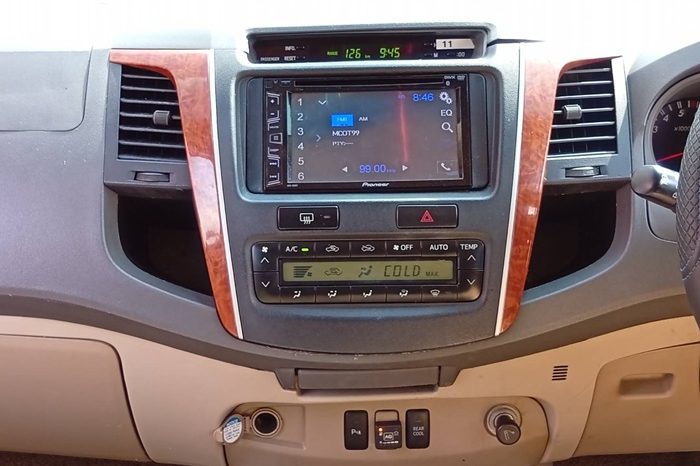TOYOTA 2WD 2011 2.7V AT FORTUNER BLACK  2089 full