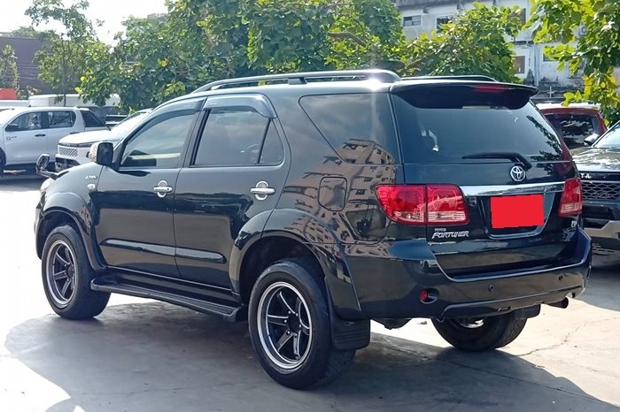 TOYOTA 4WD 2005 2.7V AT FORTUNER BLACK  4390 full