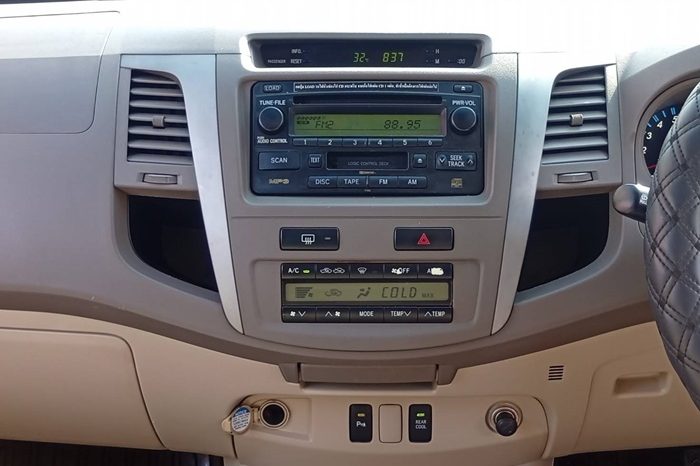 TOYOTA 4WD 2005 2.7V AT FORTUNER BLACK  4390 full
