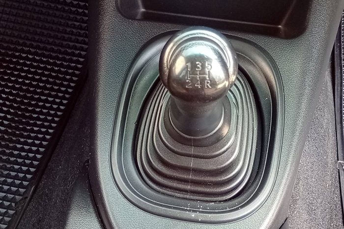 REVO 2WD 2016 2.4J MT SMART CAB WHITE  876 full