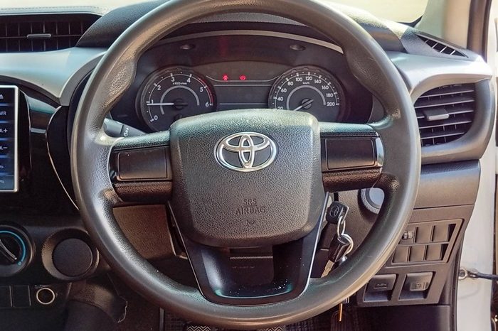 REVO 2WD 2016 2.4J MT SMART CAB WHITE  876 full