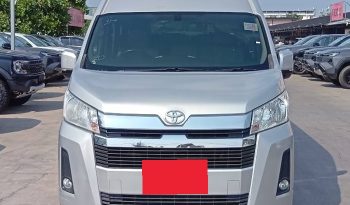 TOYOTA 2020 2WD 2.8 MT COMMUTER SILVER  1375 full