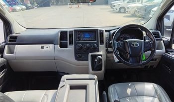 TOYOTA 2020 2WD 2.8 MT COMMUTER SILVER  1375 full