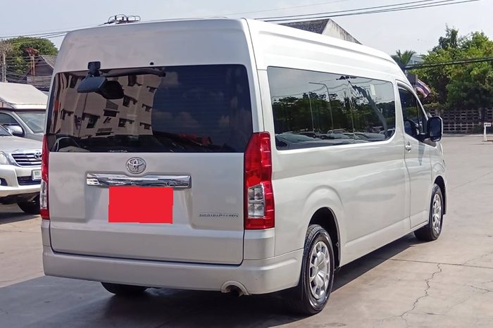 TOYOTA 2020 2WD 2.8 MT COMMUTER SILVER  1375 full