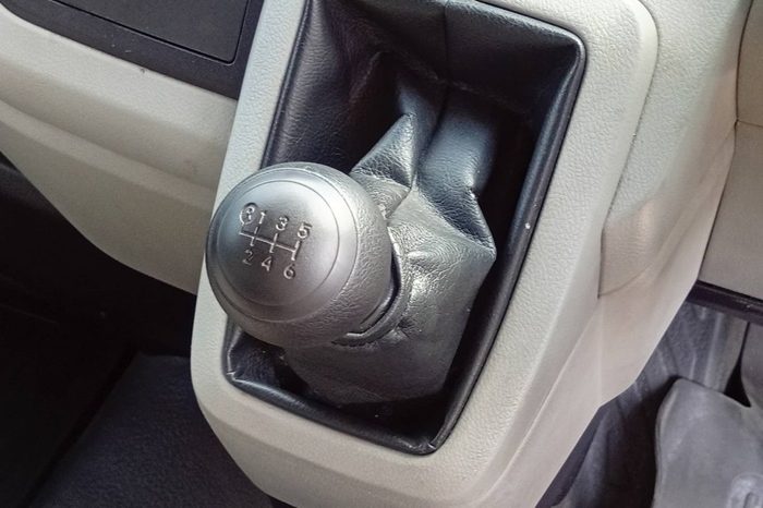 TOYOTA 2020 2WD 2.8 MT COMMUTER SILVER  1375 full