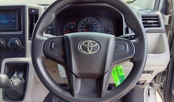 TOYOTA 2020 2WD 2.8 MT COMMUTER SILVER  1375 full