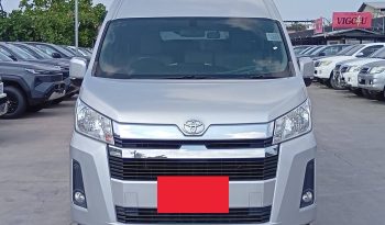 TOYOTA 2020 2WD 2.8 MT COMMUTER SILVER  1377 full