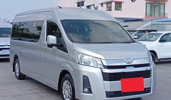 TOYOTA 2020 2WD 2.8 MT COMMUTER SILVER  1377 full