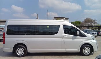 TOYOTA 2020 2WD 2.8 MT COMMUTER SILVER  1377 full