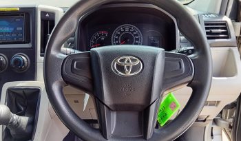 TOYOTA 2020 2WD 2.8 MT COMMUTER SILVER  1377 full