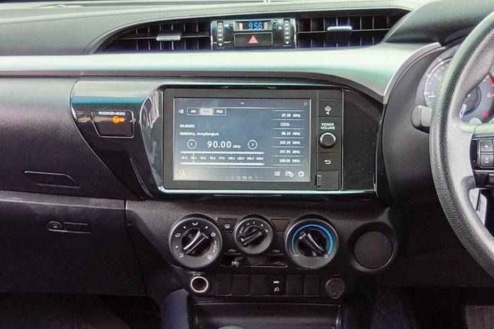 REVO PRE 2021 2.4 ENTRY AT DOUBLE CAB SILVER  9433 full