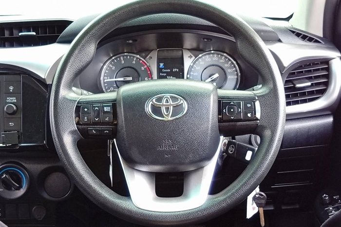 REVO PRE 2021 2.4 ENTRY AT DOUBLE CAB SILVER  9433 full