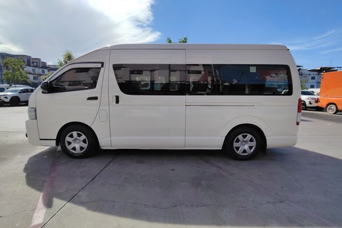 TOYOTA 2WD 2019 2.7 MT COMMUTER WHITE  4922 full