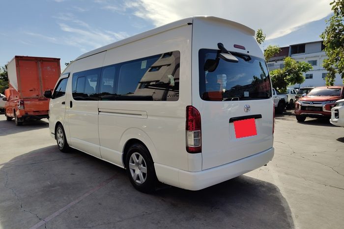 TOYOTA 2WD 2019 2.7 MT COMMUTER WHITE  4922 full