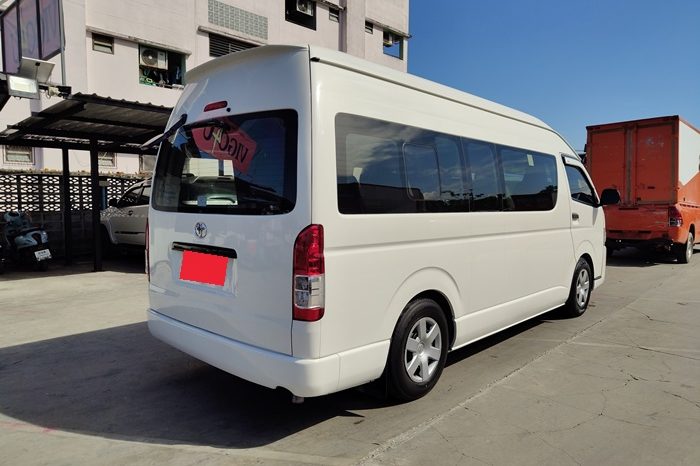 TOYOTA 2WD 2019 2.7 MT COMMUTER WHITE  4922 full