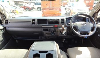 TOYOTA 2WD 2019 2.7 MT COMMUTER WHITE  4922 full