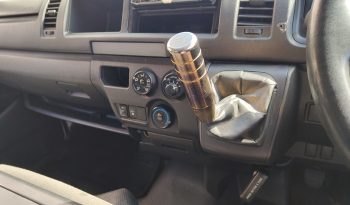 TOYOTA 2WD 2019 2.7 MT COMMUTER WHITE  4922 full