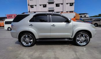 TOYOTA 4WD 2005 2.7V AT FORTUNER SILVER  151 full