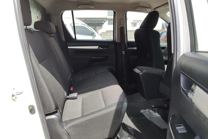 REVO 2WD 2020 2.4 MID AT DOUBLE CAB WHITE  1016 full