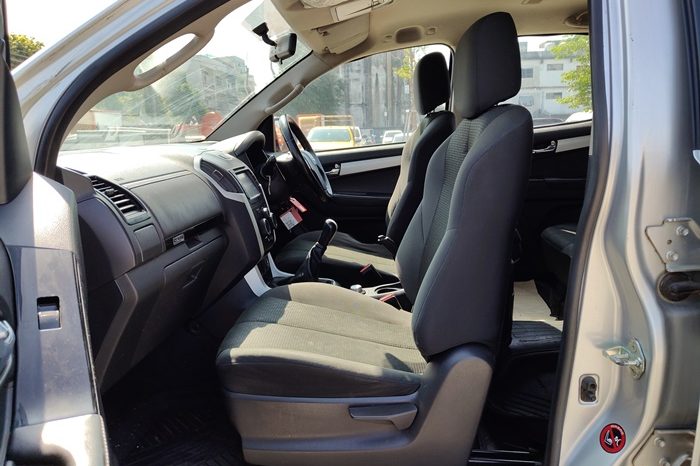 ISUZU 4WD 2019 3.0 MT DOUBLE CAB SILVER  2267 full