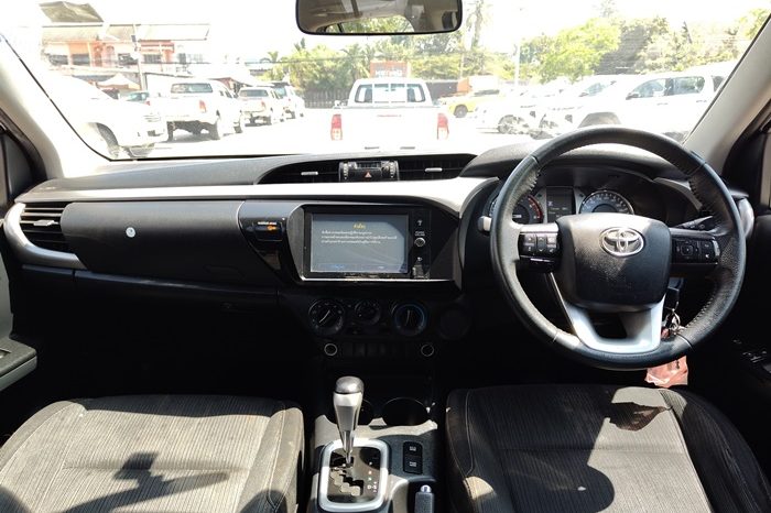 REVO 2WD 2020 2.4 MID AT DOUBLE CAB WHITE  2577 full