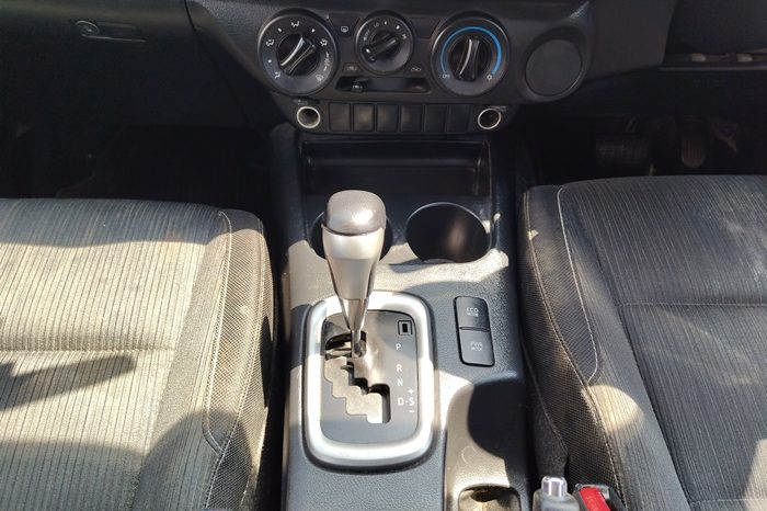 REVO 2WD 2020 2.4 MID AT DOUBLE CAB WHITE  2577 full